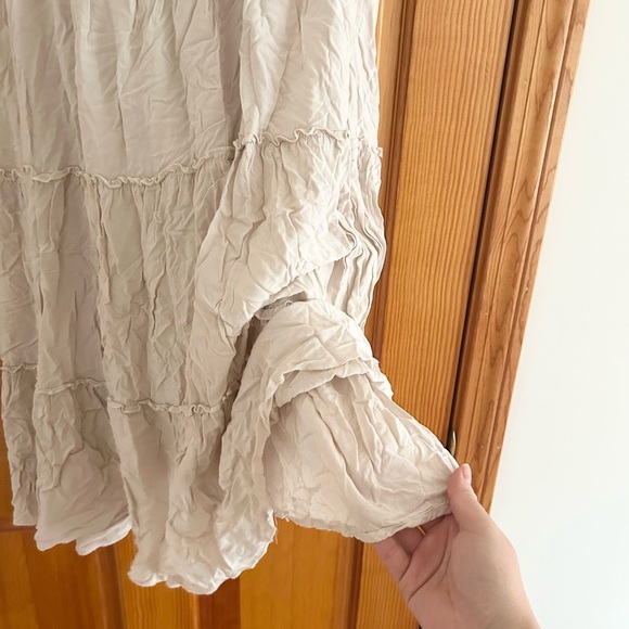 Brandy Melville Izzy Skirt in Cream - Picture 5 of 5